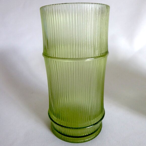 BAMBOO SHAPED GREEN PLASTIC DRINK COCKTAIL GLASS TUMBLER SET + STIRRERS (NEW) - Picture 4 of 11
